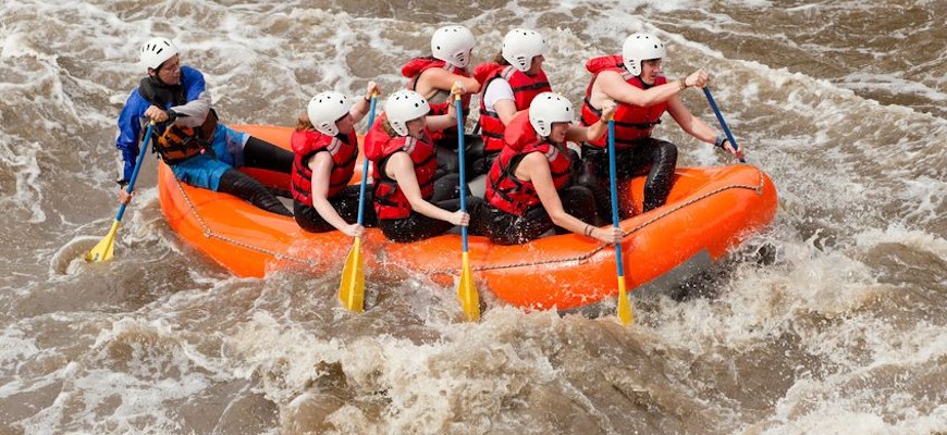 Team rafting